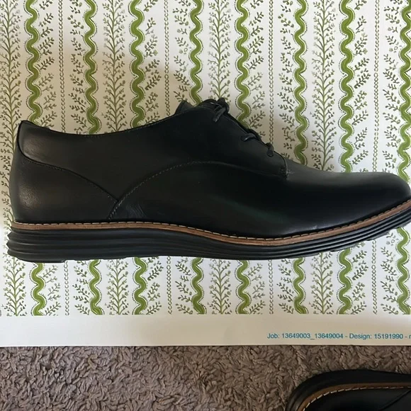 Cole Haan Black Oxford shoe NWOT - Picture 4 of 8